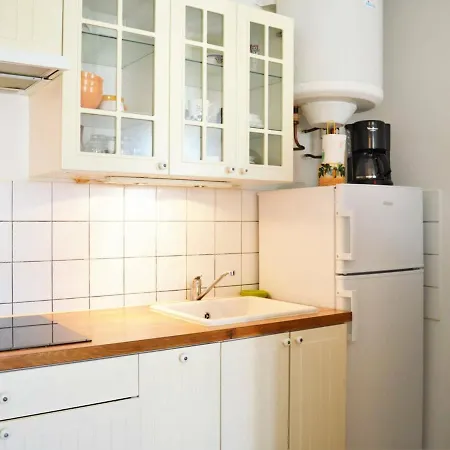 Apartmán Climat. 4 Pers. Avec Parking Privatif Au Lavandou, Proche Centre Et - Fr-1-251-390 *